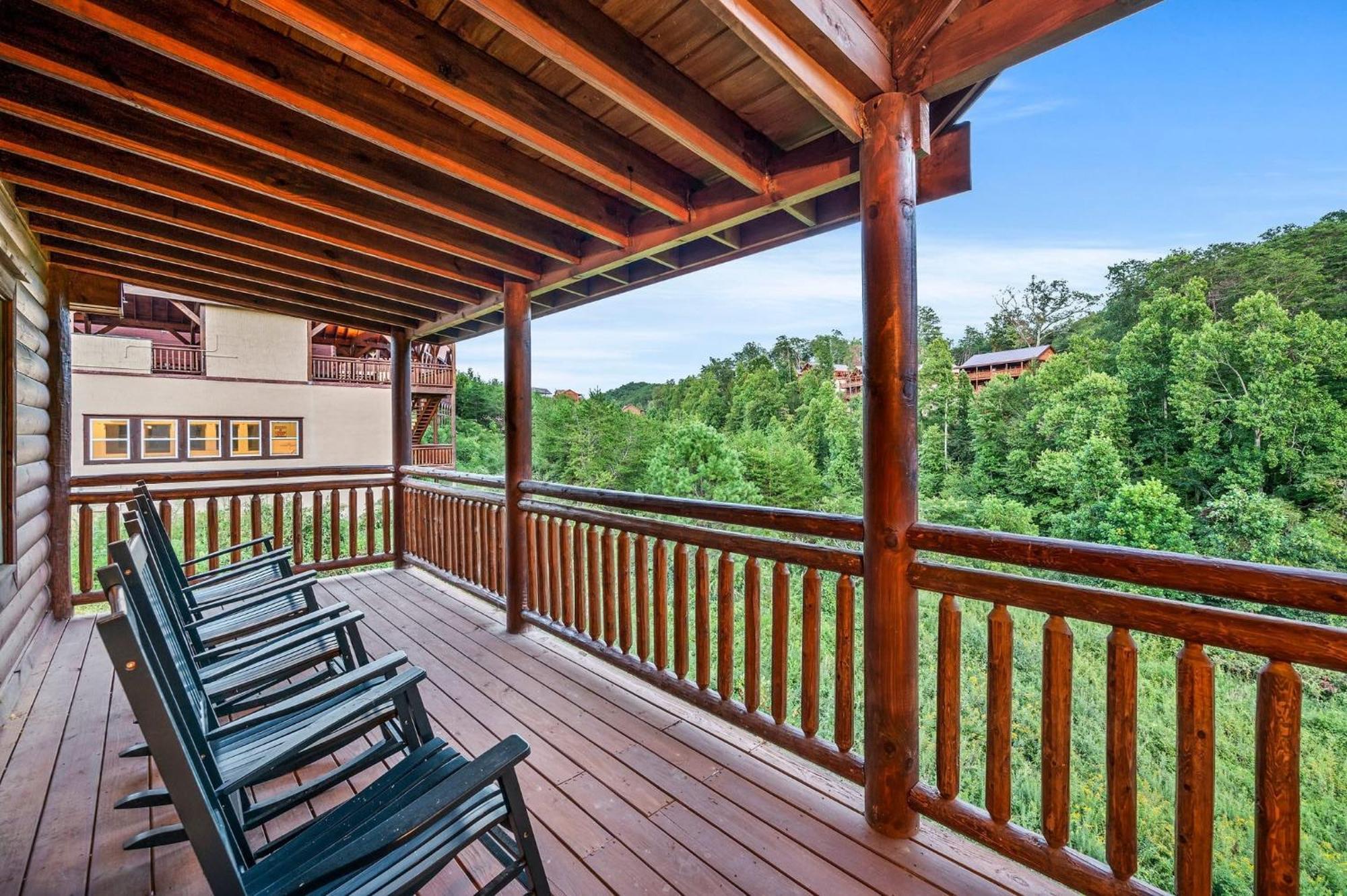 Smokey'S Paradise By Avantstay Sleeps 22 Pool Сивиървил Екстериор снимка