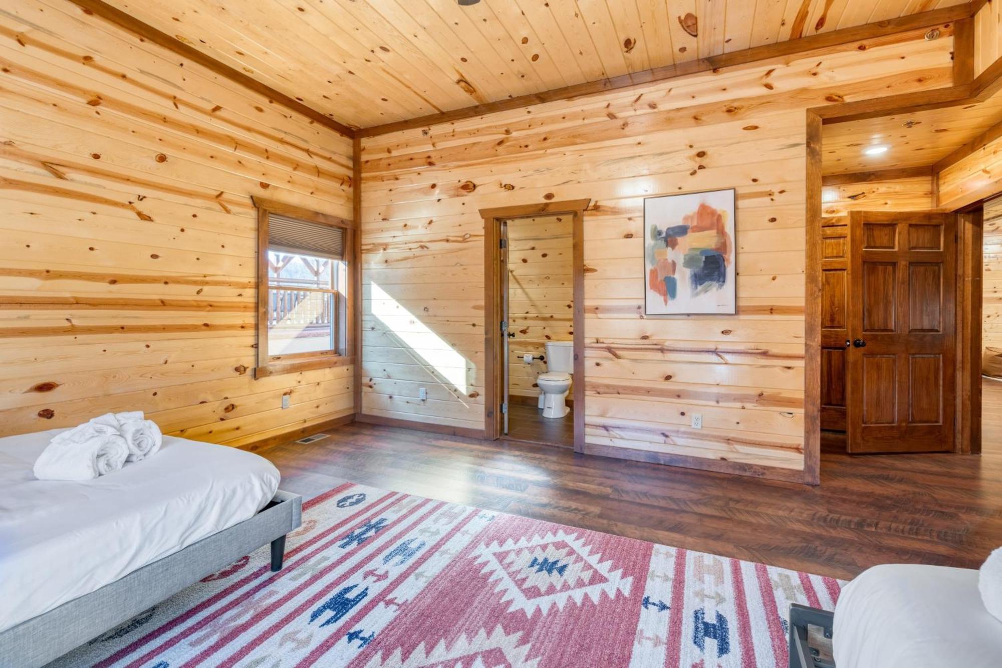 Smokey'S Paradise By Avantstay Sleeps 22 Pool Сивиървил Екстериор снимка