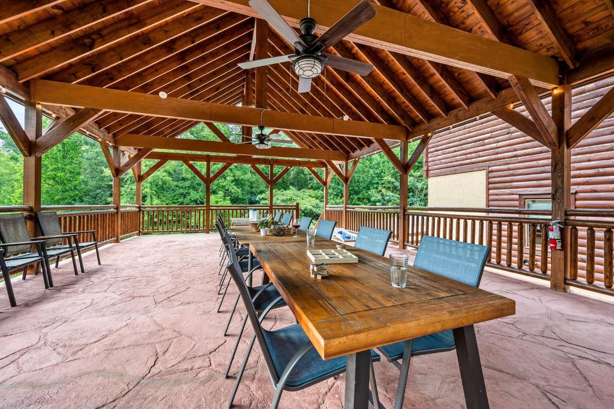 Smokey'S Paradise By Avantstay Sleeps 22 Pool Сивиървил Екстериор снимка